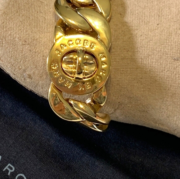 Marc by Marc Jacobs Katie Logo Link Bracelet Gold Tone Brass 7" - Picture 4 of 4